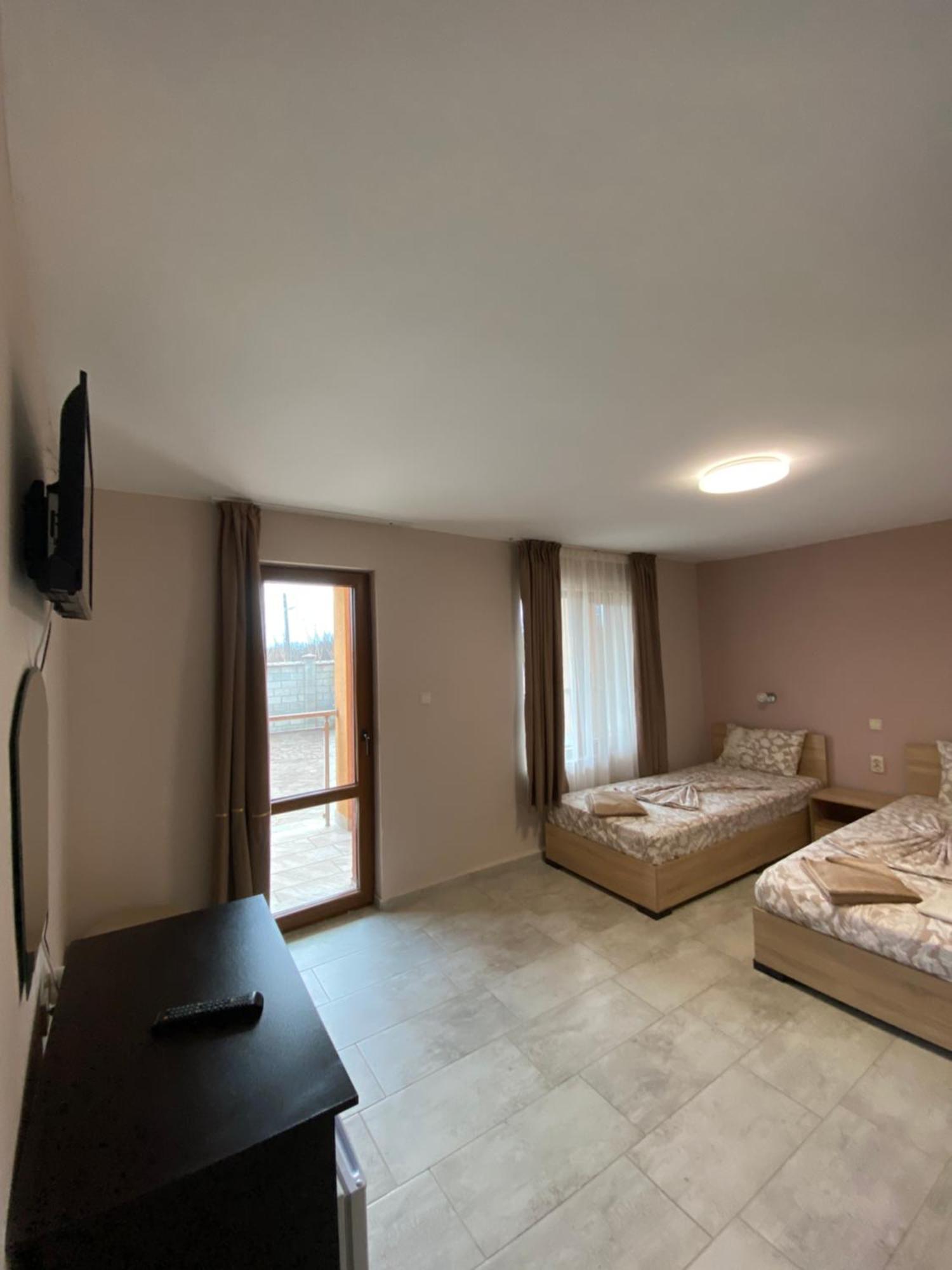 Guest Rooms Wild Duck Ezerets Экстерьер фото