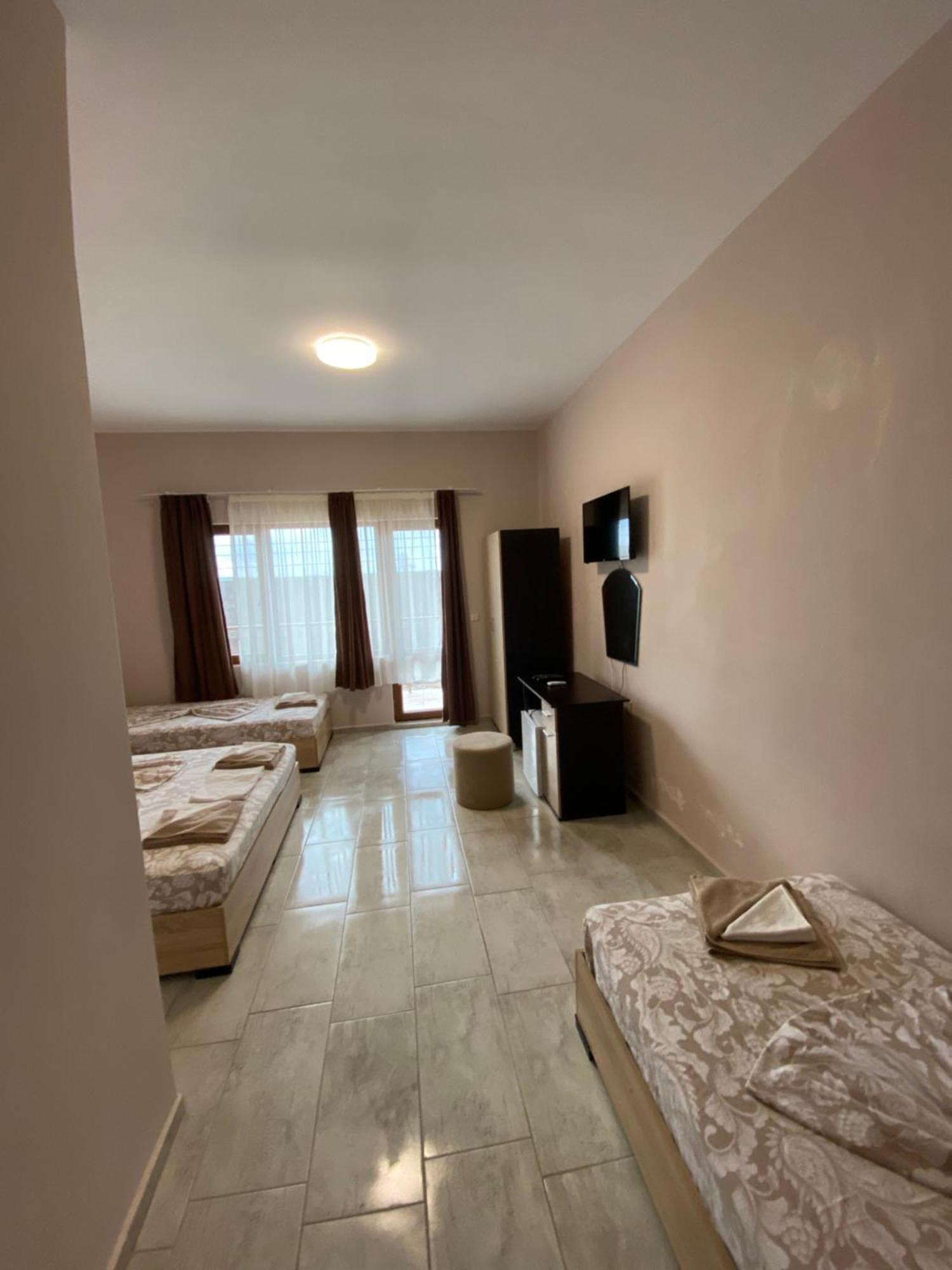 Guest Rooms Wild Duck Ezerets Экстерьер фото