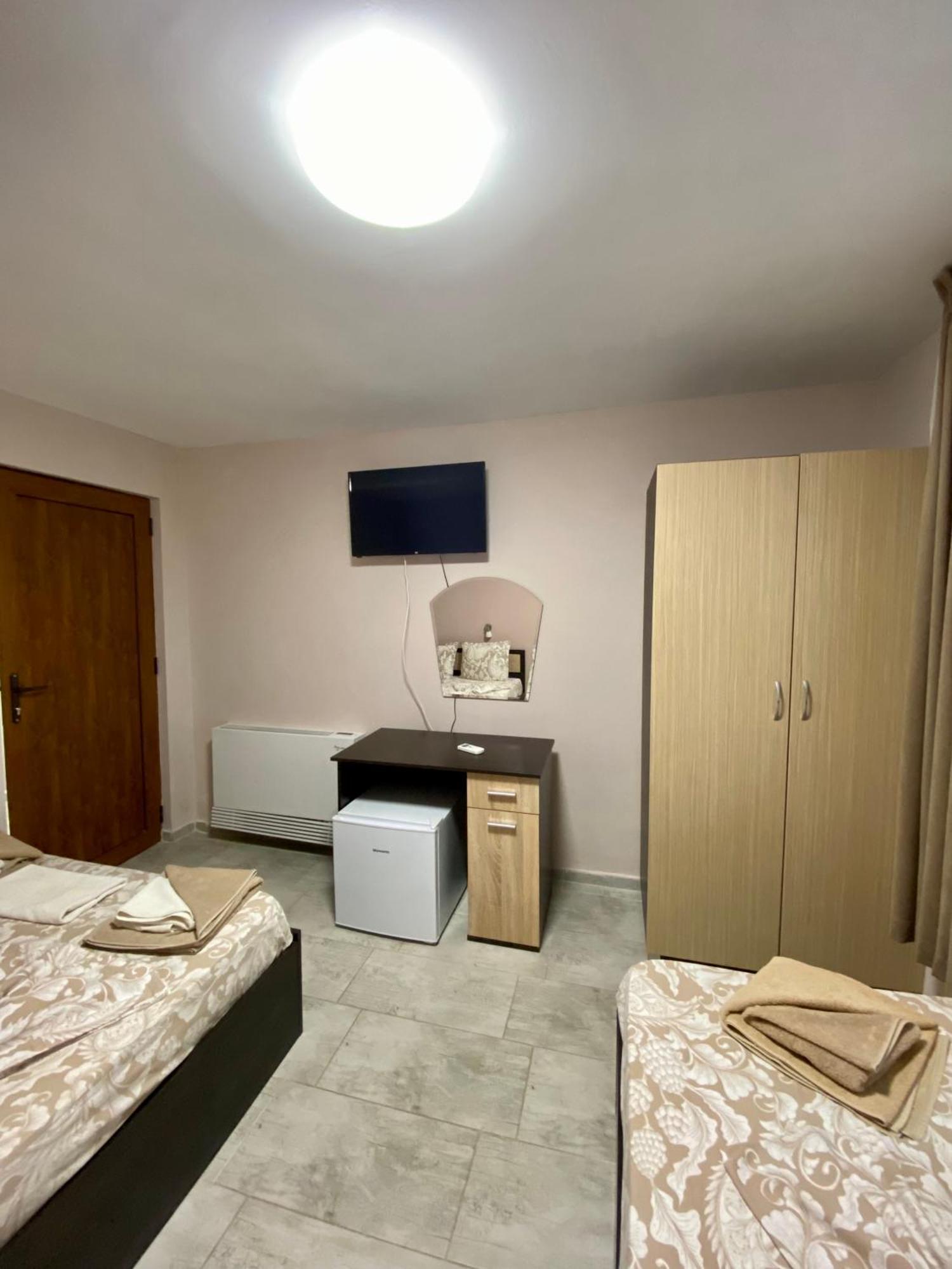 Guest Rooms Wild Duck Ezerets Экстерьер фото